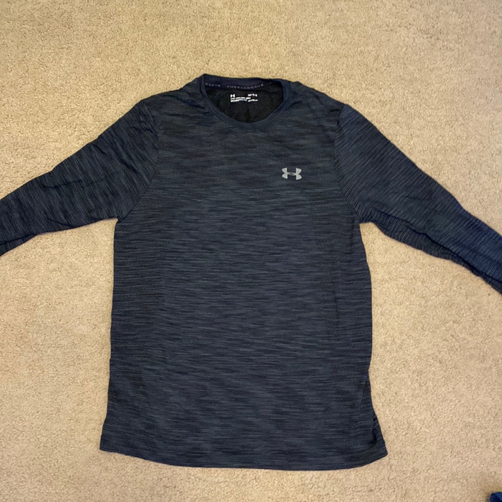 Black heatgear Under Armour long sleeve shirt. Size Large.